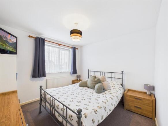 4 bed Semi-Detached for sale Image 5