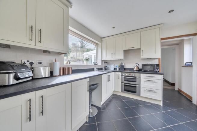 Rose Cottage - EweMove Pontefract - Kitchen 1