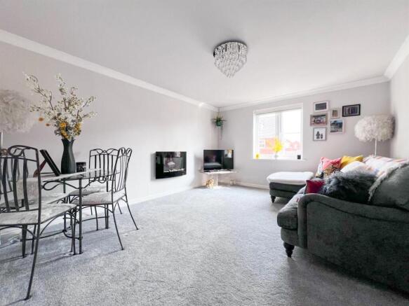 Sitting / Dining Room
