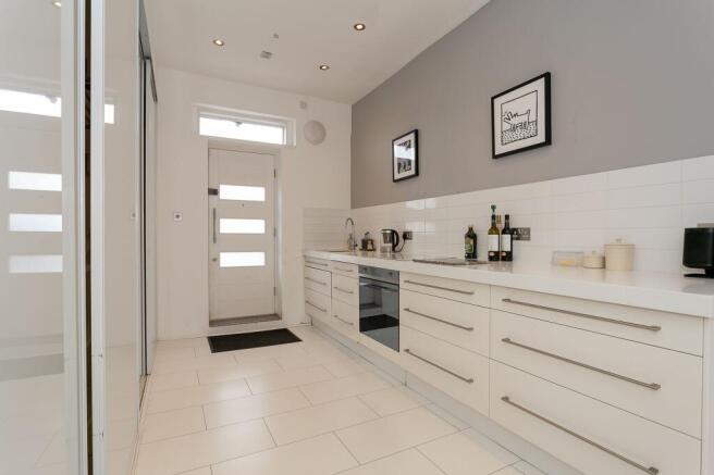 2 bed Apartment to rent Image 11