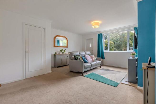 33 Bickenhill Park Road 7.jpg