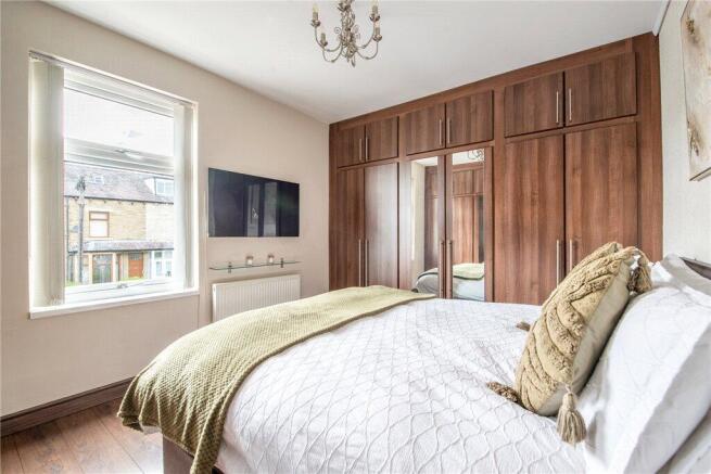 3 bed Terraced for sale Image 5