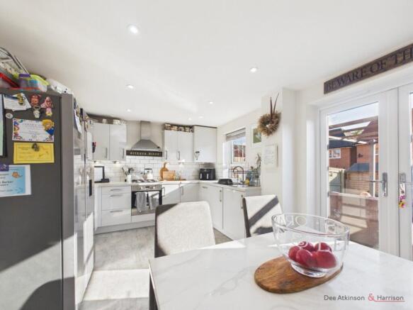3 bed Semi-Detached for sale Image 8