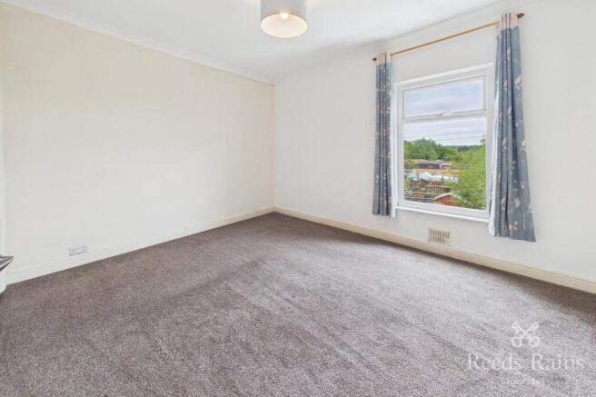 2 bed Terraced to rent Image 4