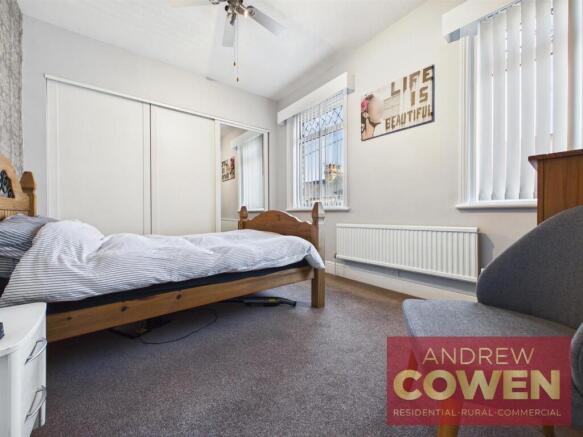 3 bed Terraced for sale Image 9