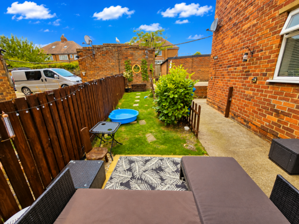 2 bed Flat for sale Image 11