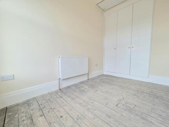2 bed Terraced to rent Image 9