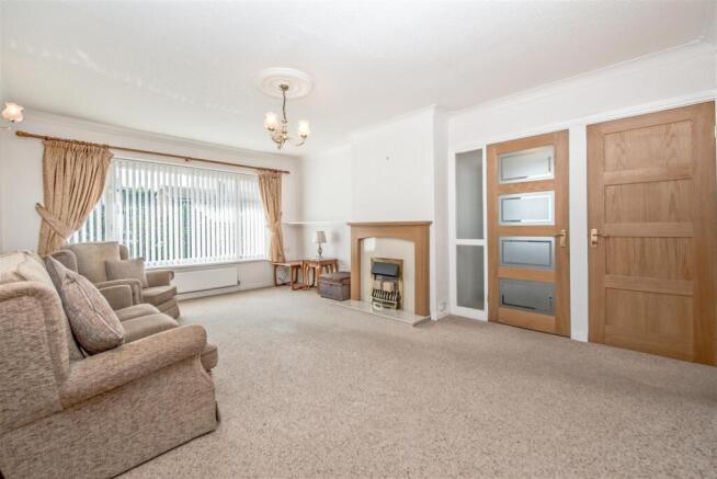 2 bed Semi-Detached Bungalow for sale Image 8