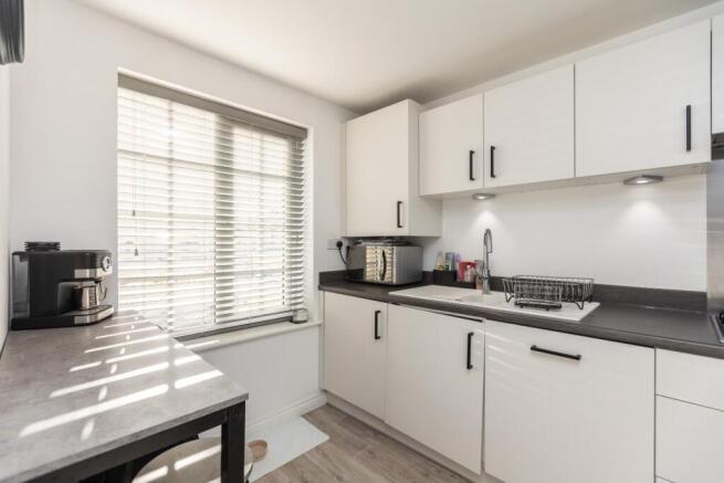 3 bed Semi-Detached for sale Image 6