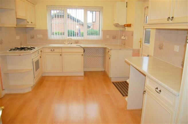 KITCHEN/BREAKFAST ROOM