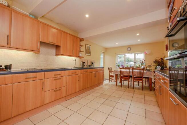 Kitchen/Breakfast Room