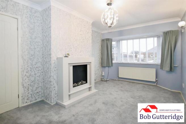 BAY FRONTED LOUNGE