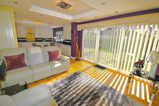 5 bed Detached for sale Image 10