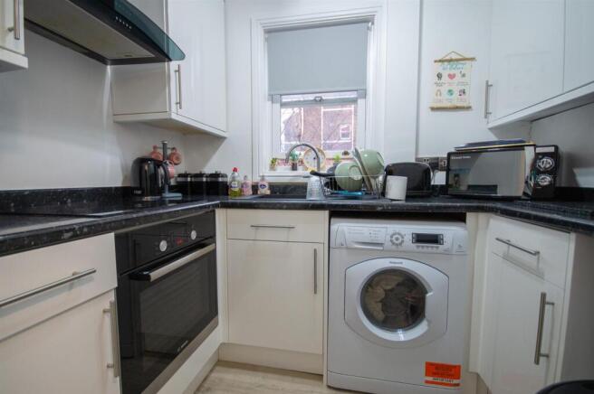 1 bed Apartment to rent Image 4