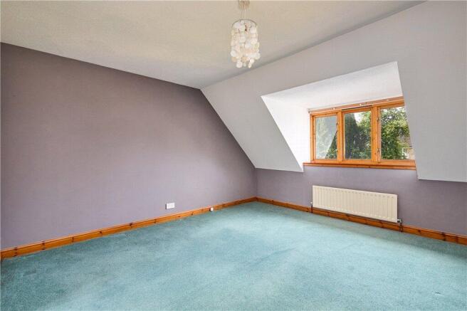 4 bed Detached for sale Image 11