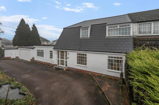 4 bed Semi-Detached for sale Image 5