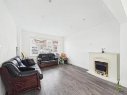 71, Glenview, London SE2 0SA