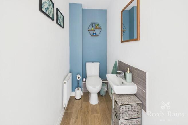 3 bed Semi-Detached for sale Image 6