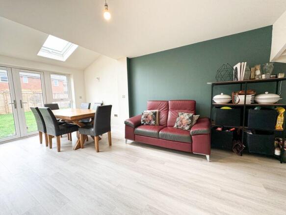 Living Room/Dining 