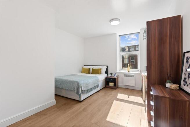 3 bed Flat to rent Image 7