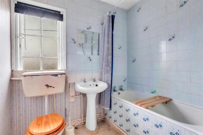 Bathroom.jpg