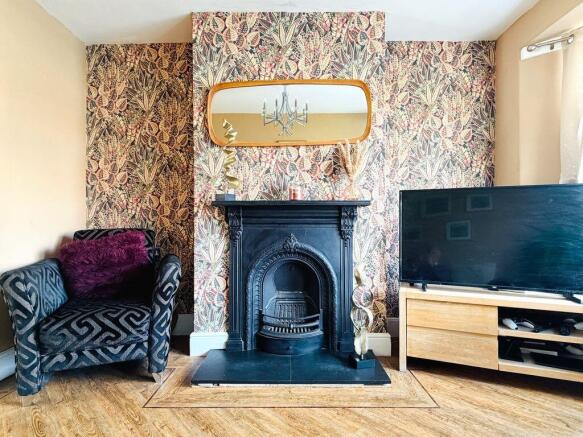 3 bed Semi-Detached for sale Image 4