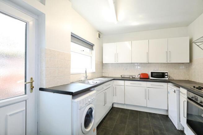 4 bed Terraced for sale Image 5