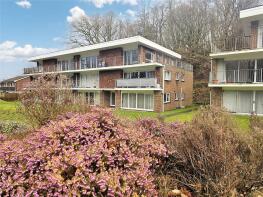 Flat 7, Perth House, The Fairway, Midhurst GU29 9JE