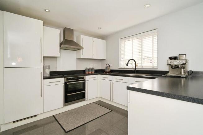 3 bed Detached for sale Image 6