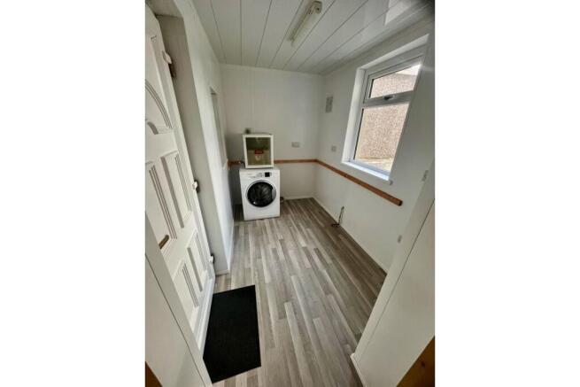2 bed Semi-Detached for sale Image 8