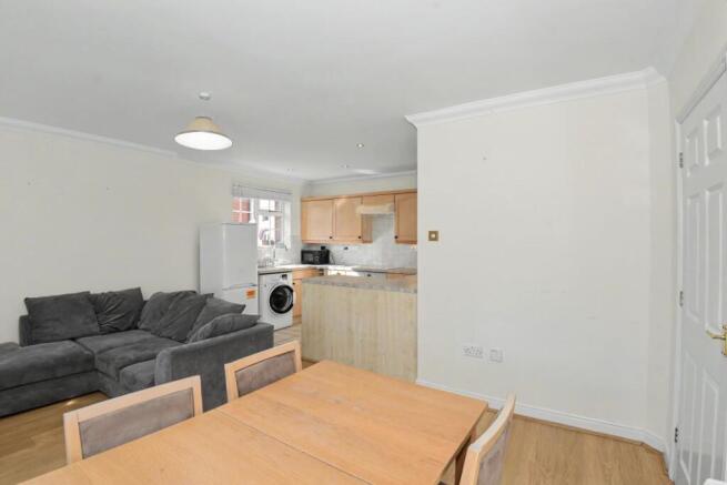 10 Knights Place, St. Leonards Road, Windsor, Berkshire, SL4 3LE photo 4