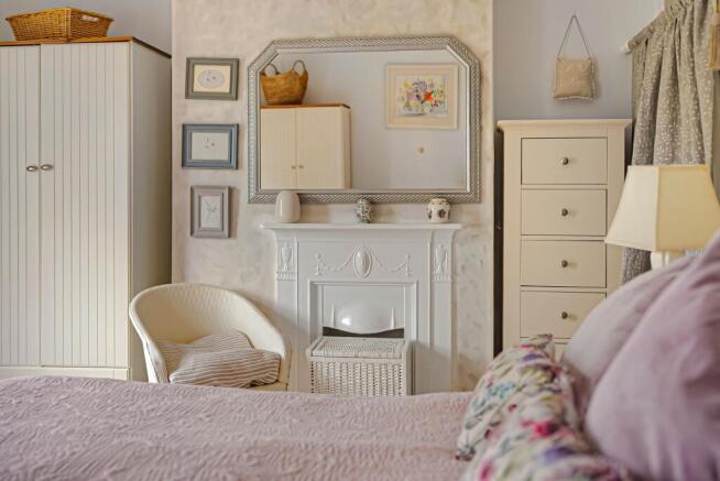 2 bed Semi-Detached for sale Image 8