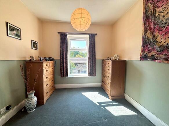 4 bed Semi-Detached for sale Image 11