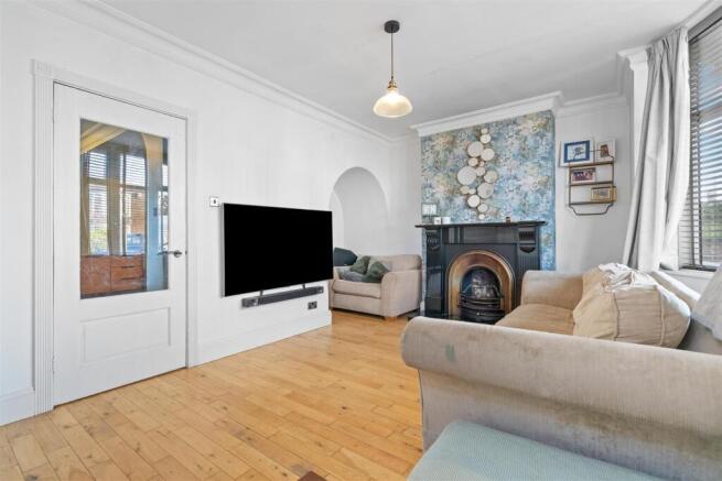 4 bed Semi-Detached for sale Image 7