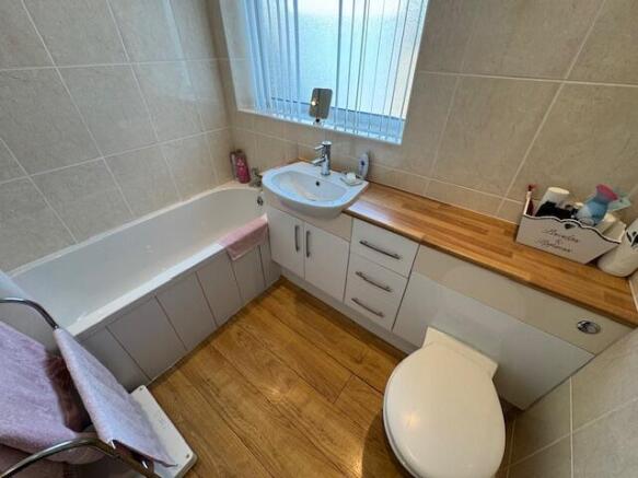1 bed Semi-Detached Bungalow for sale Image 8