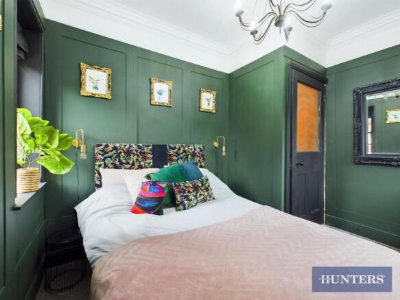 3 bed Apartment to rent Image 11
