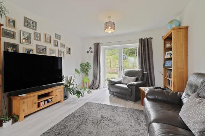 6 bed Detached for sale Image 10