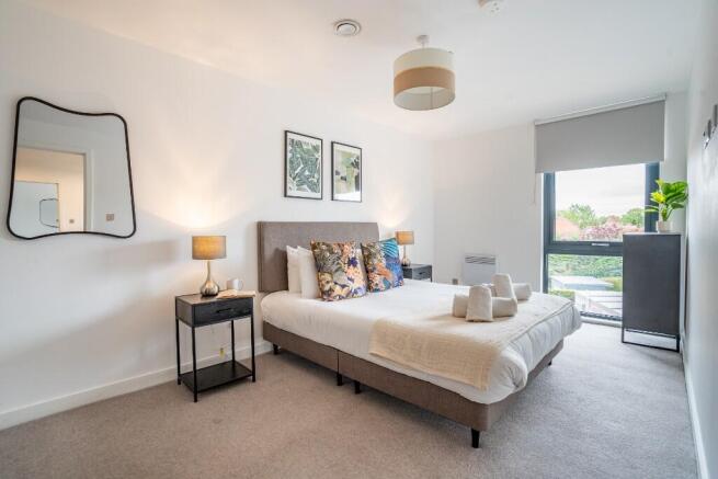 2 bed Apartment to rent Image 4