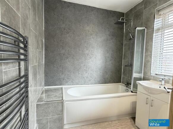 4 bed Semi-Detached for sale Image 11