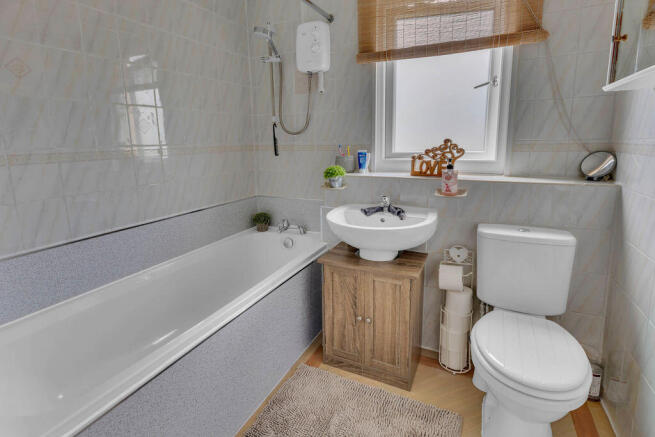 3 bed Terraced for sale Image 11