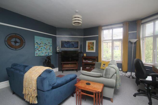 2 bed Flat to rent Image 4