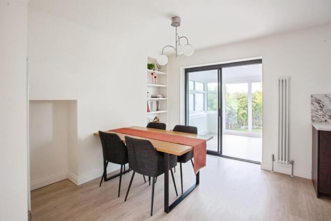 3 bed Semi-Detached for sale Image 8