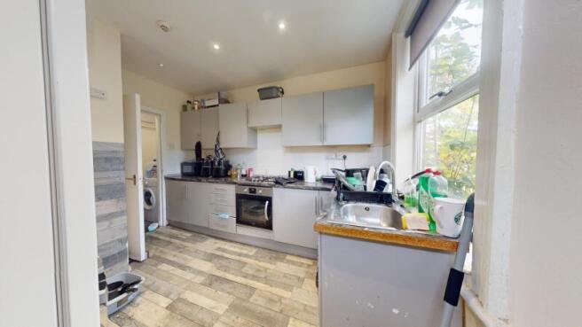6 bed Terraced to rent Image 5