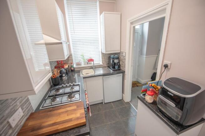 2 bed Terraced for sale Image 5