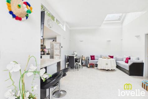 Inglemire Lane, Cottingham, East Riding of Yorkshire, HU16