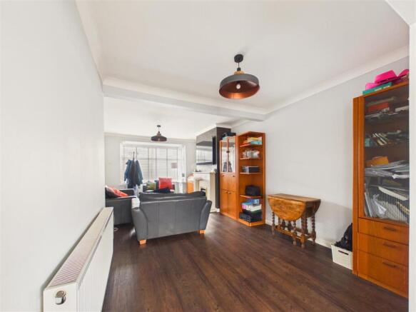 3 bed End of Terrace for sale Image 4