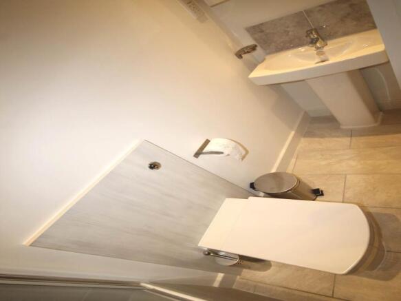 2 bed Flat to rent Image 7