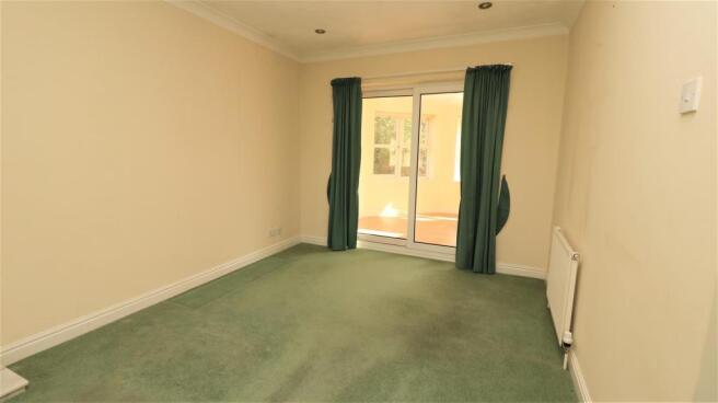3 broadgates dining area.jpg