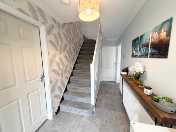 4 bed Semi-Detached for sale Image 6
