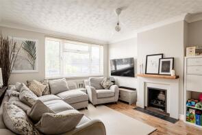 25, Windrush Close, Chiswick, London W4 3TQ
